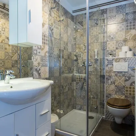 Central Hotel 3*